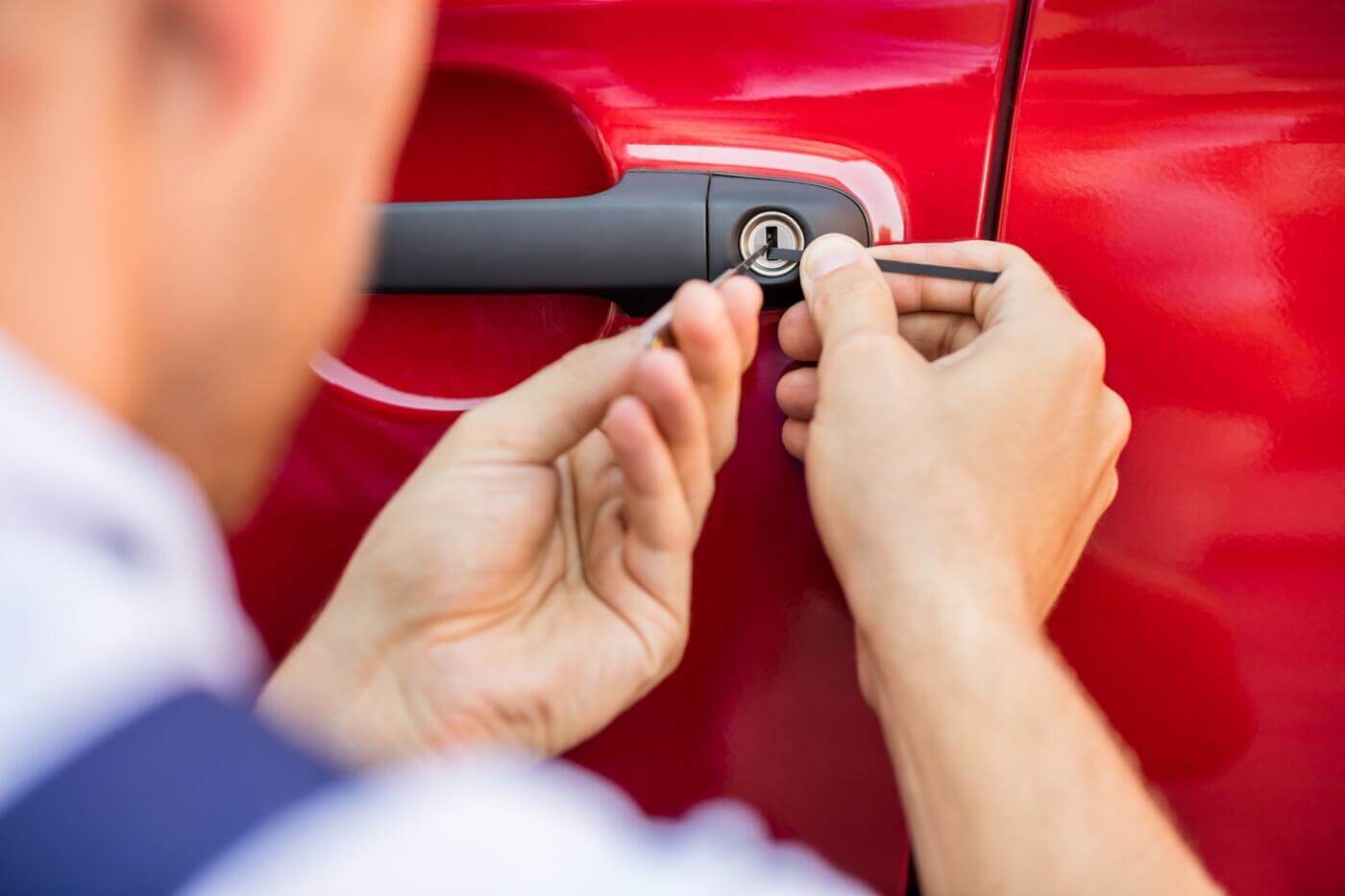 Understanding the Benefits of car key cutting and programming Services